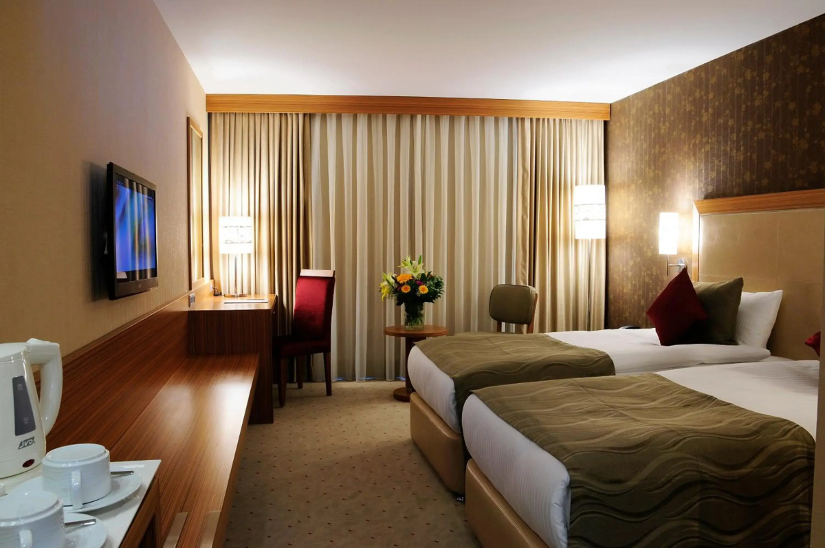 Demora Hotel