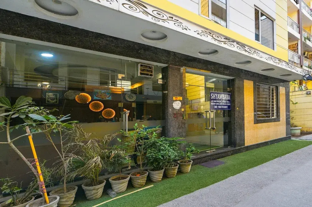 FabHotel Baba Residency