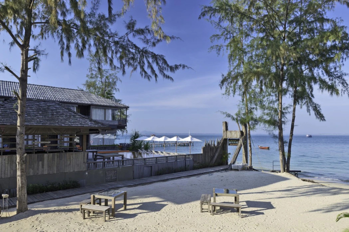 Курортный отель Baan Ploy Sea