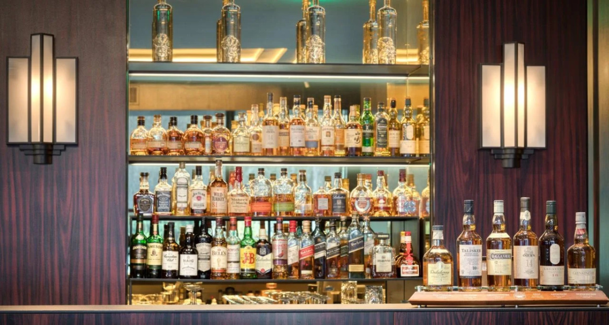 Отель Divani Caravel