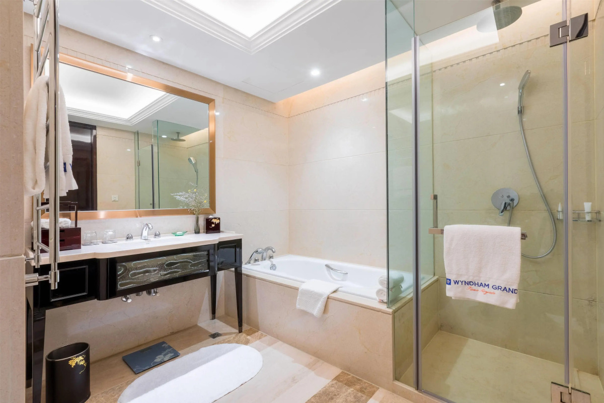 Wyndham Grand Plaza Royale Ningbo