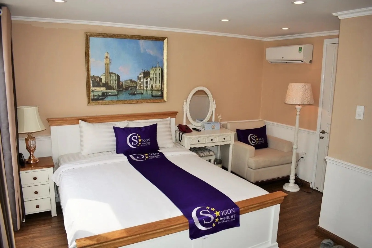 Saigon By Night Luxury Hotel