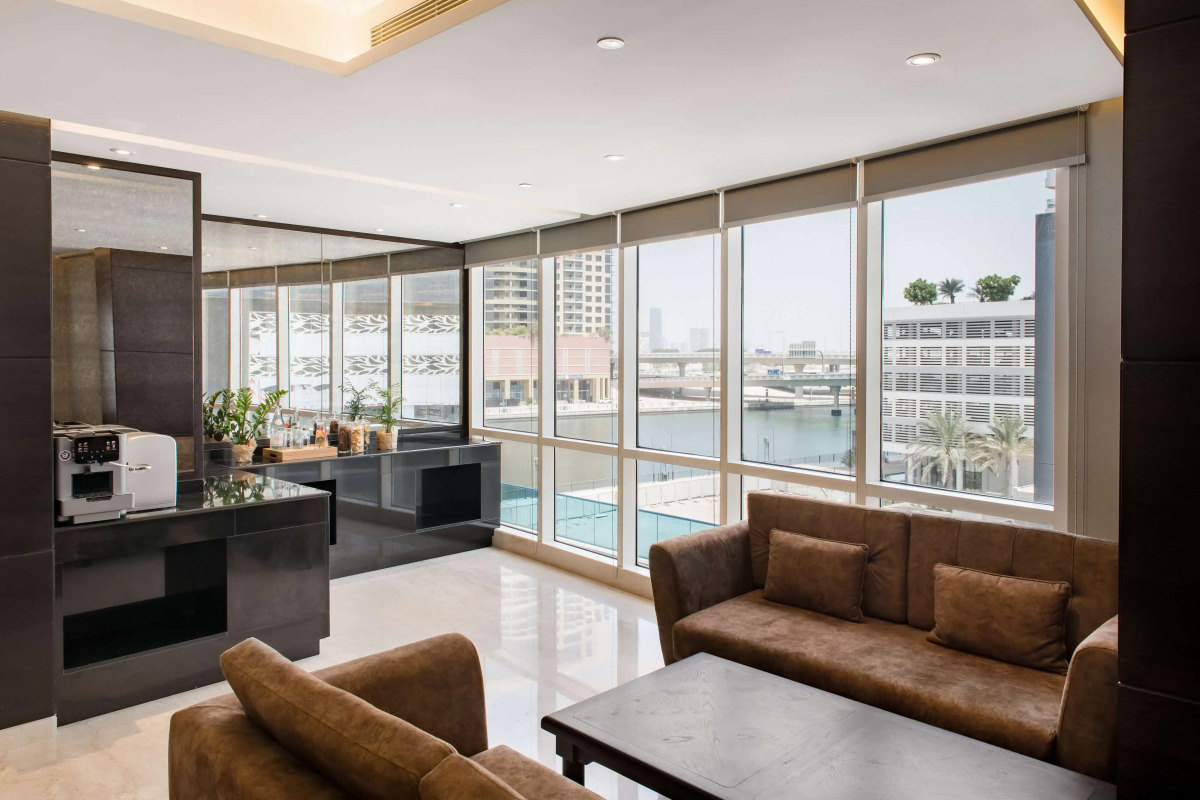 Отель Radisson Blu Hotel, Dubai Canal View