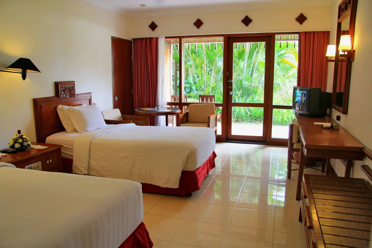 Отель Bali Beach