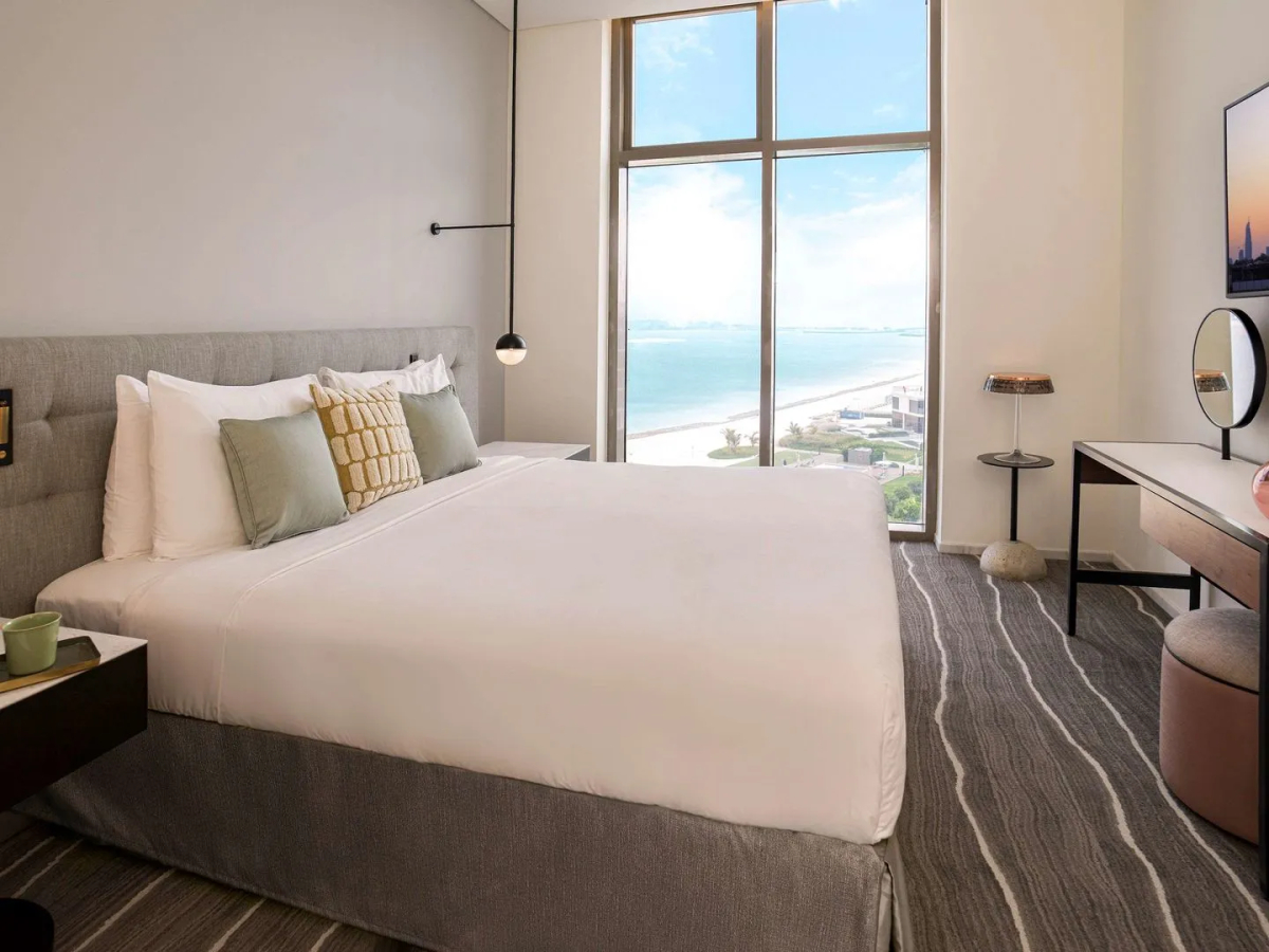 Th8 Palm Dubai Beach Resort, Vignette Collection, by IHG