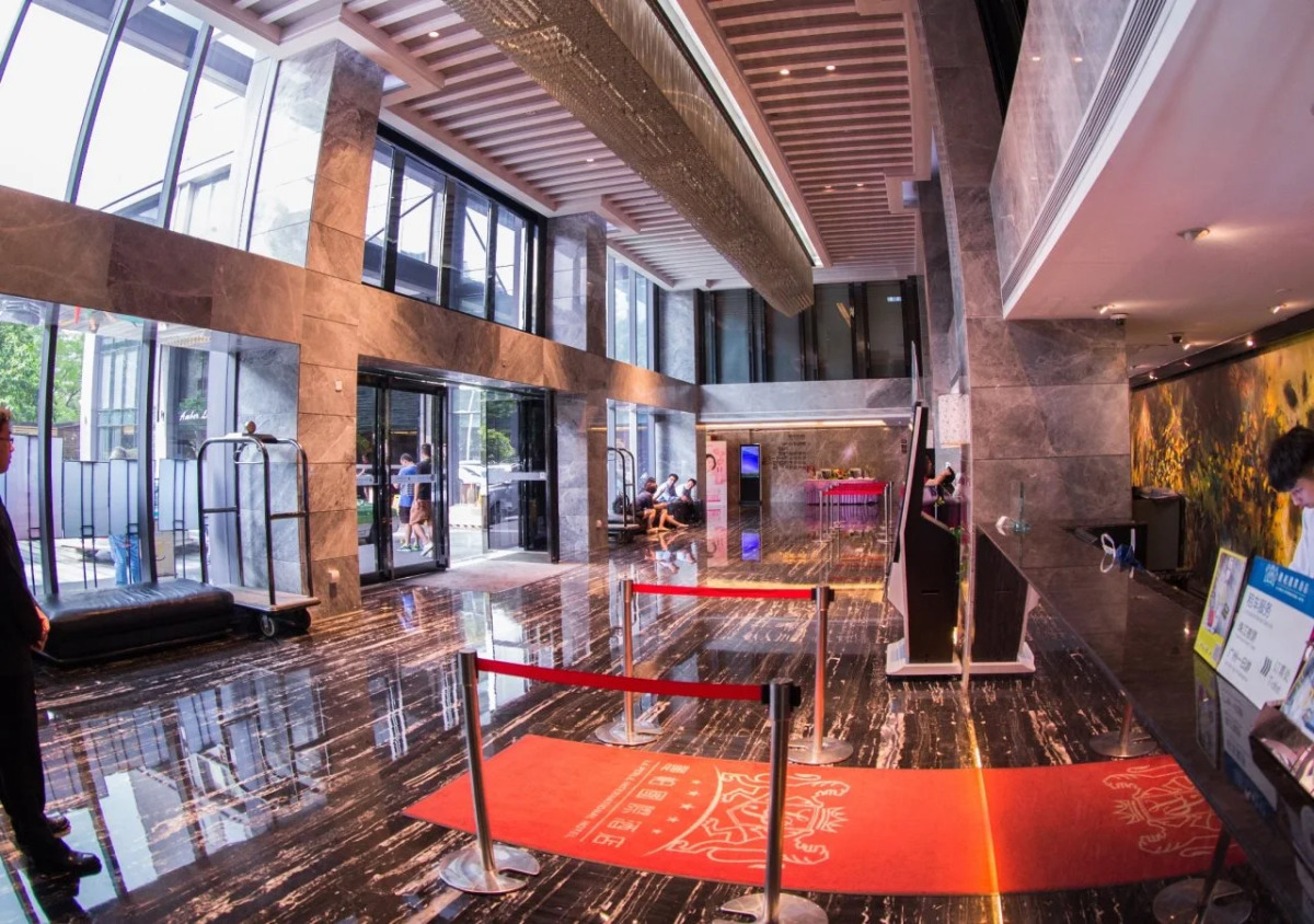 La Perle International Hotel - Free shuttle between hotel and Exhibition Center during Canton Fair & Exhibitor registration Counter