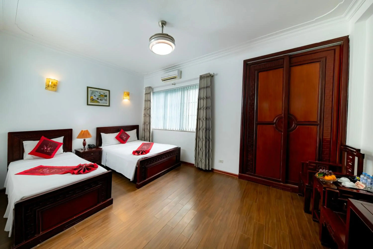 Phoenix Legend Hotel