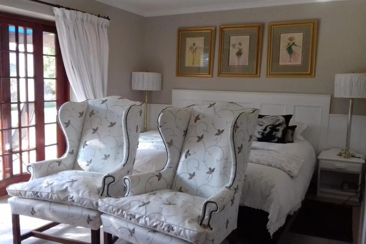 Mulligans Golf Lodge