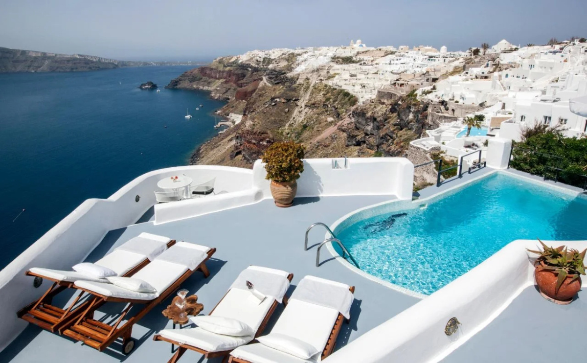 Ikies Santorini