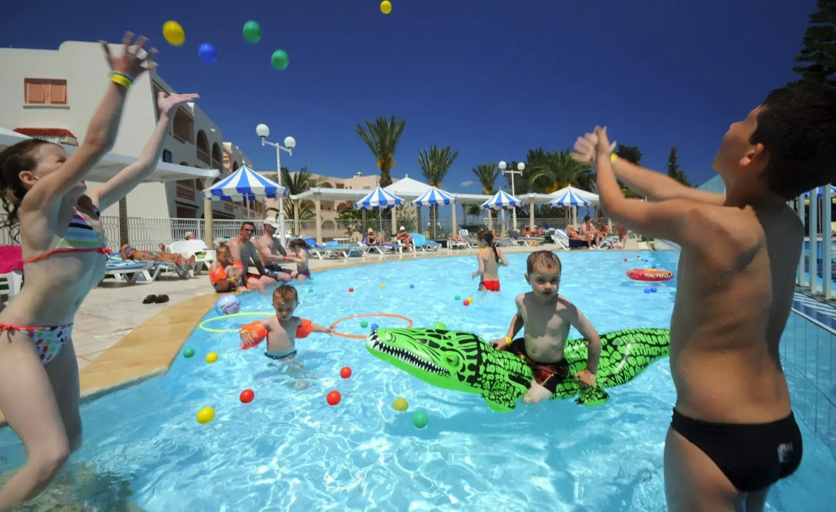 Abou Sofiane-Families & Couples Only