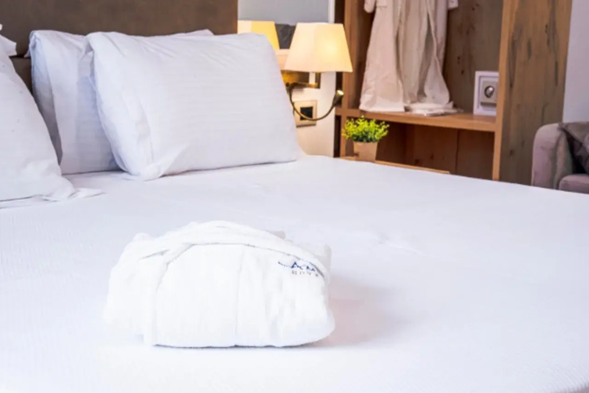 River Studios & Apartments