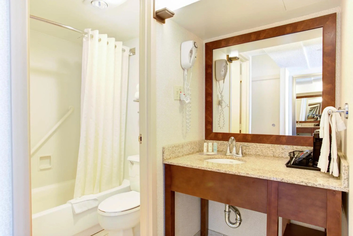 Comfort Inn by the Bay