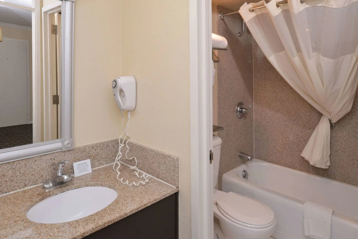 Quality Inn & Suites Montebello - Los Angeles