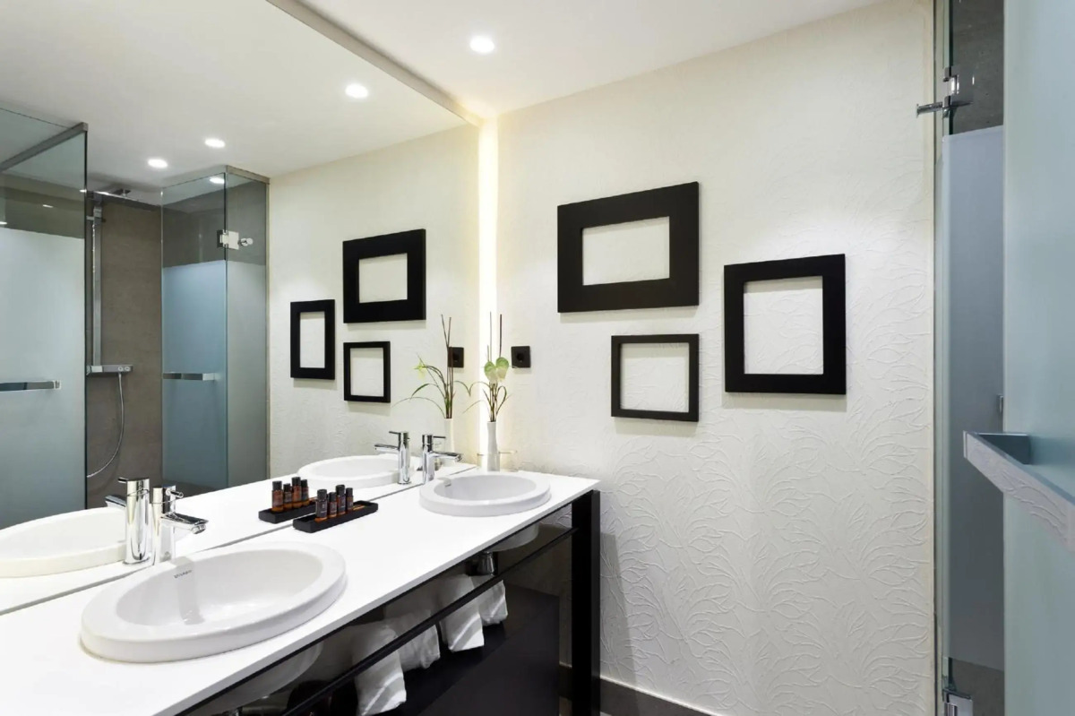 Harbour Plaza North Point