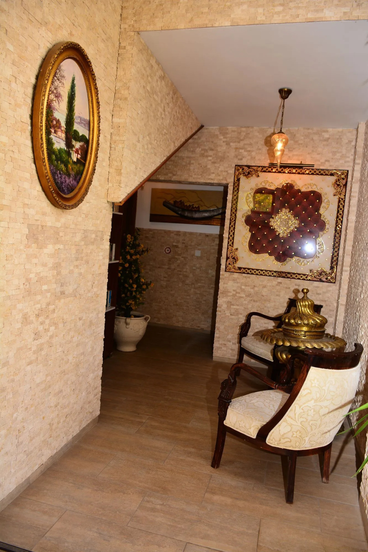 Queen Boutique Hotel