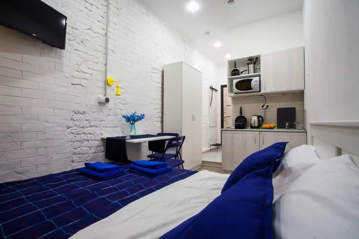 Guests Love on Rubinsteina