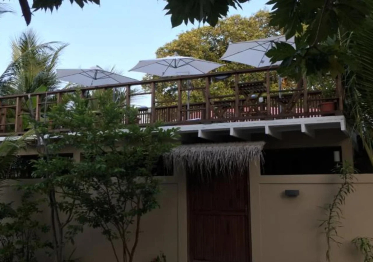 Отель Ithaa Inn Kamadhoo