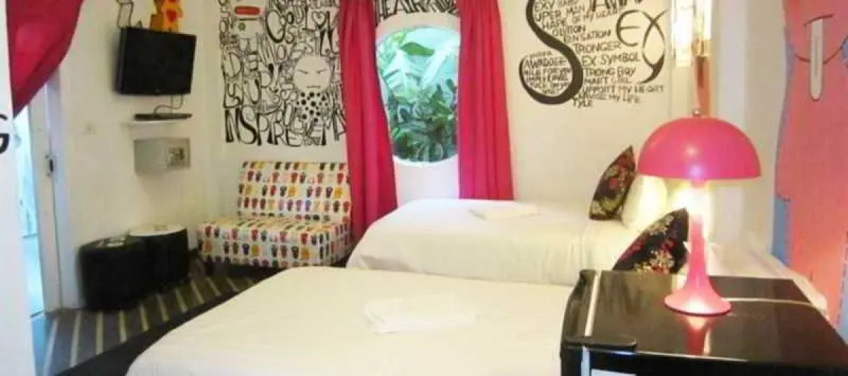 White Rabbit Hostel - Adults Only