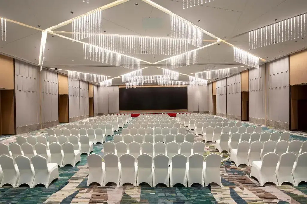 Holiday Inn Wuxi Central Station by IHG