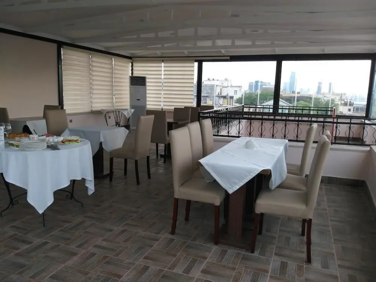 Отель City Walls