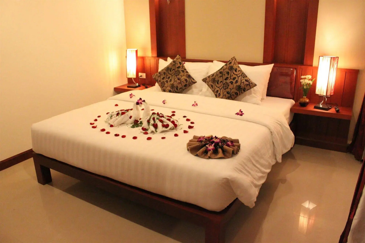 Patong Hemingway's Hotel