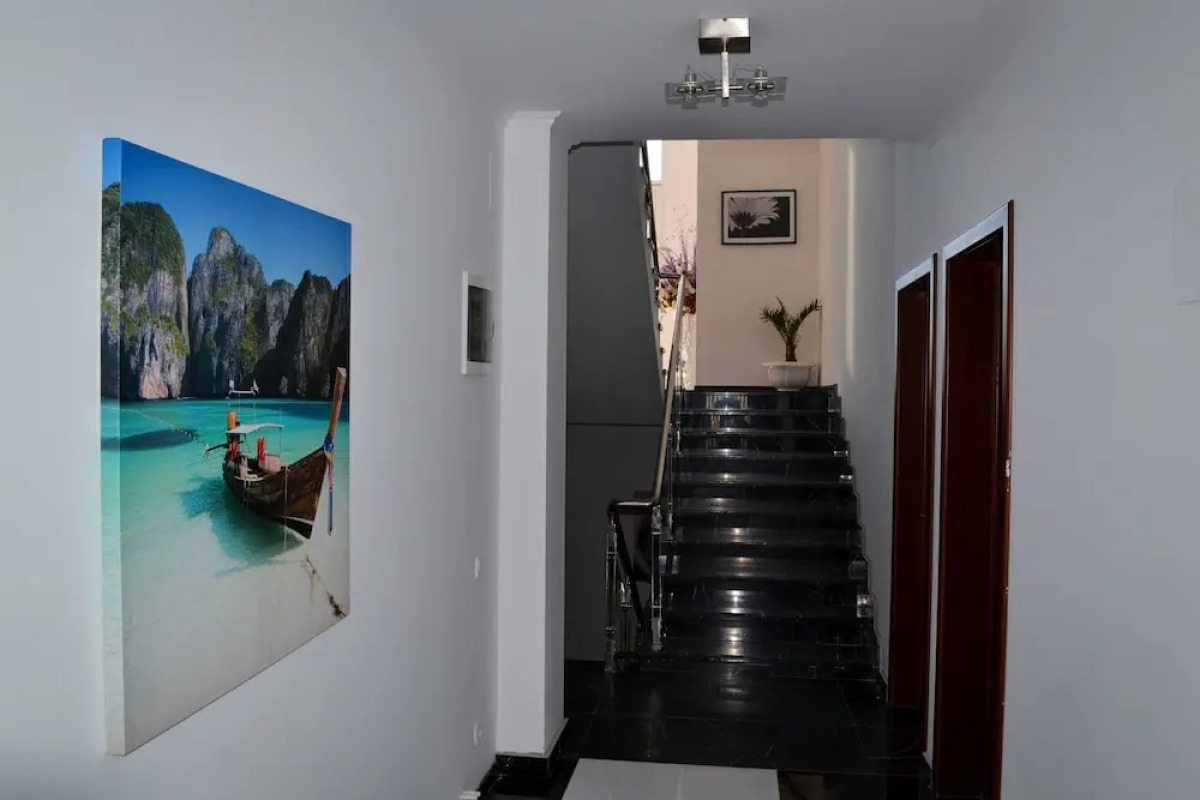 Отель Laza Hall