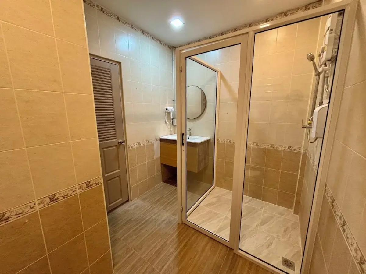 Charm Hostel at Pratumnak