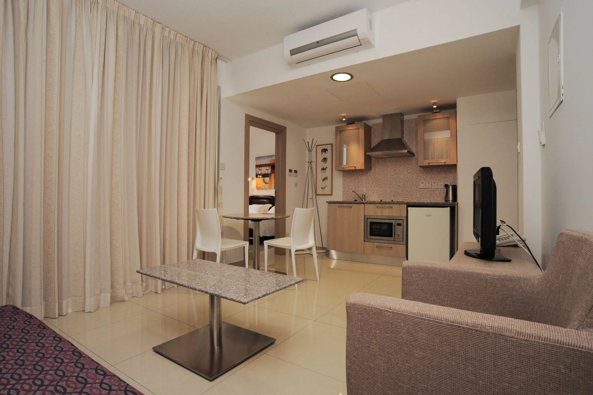 Frixos Suites Hotel Apartments