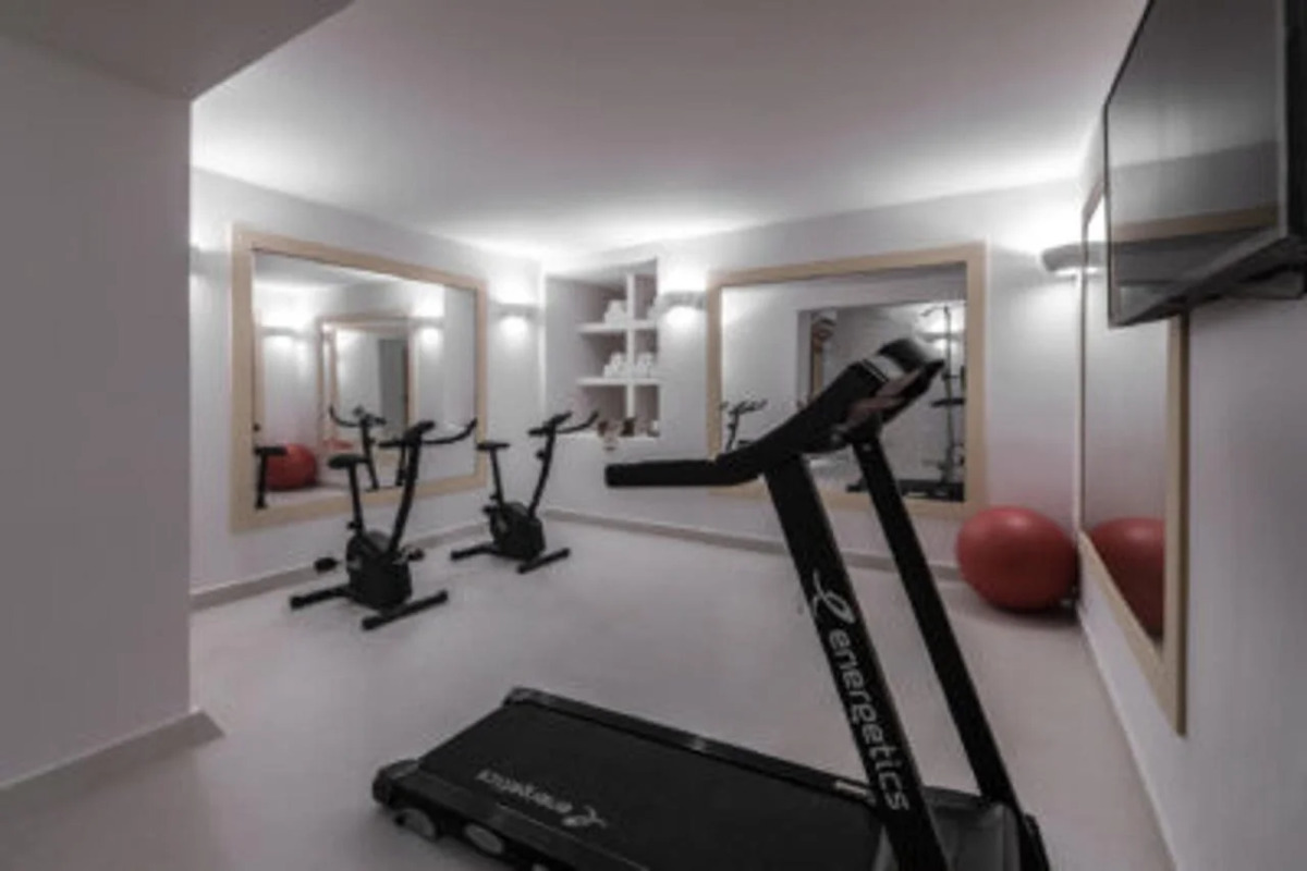 Gallery Suites & Residences, Piraeus