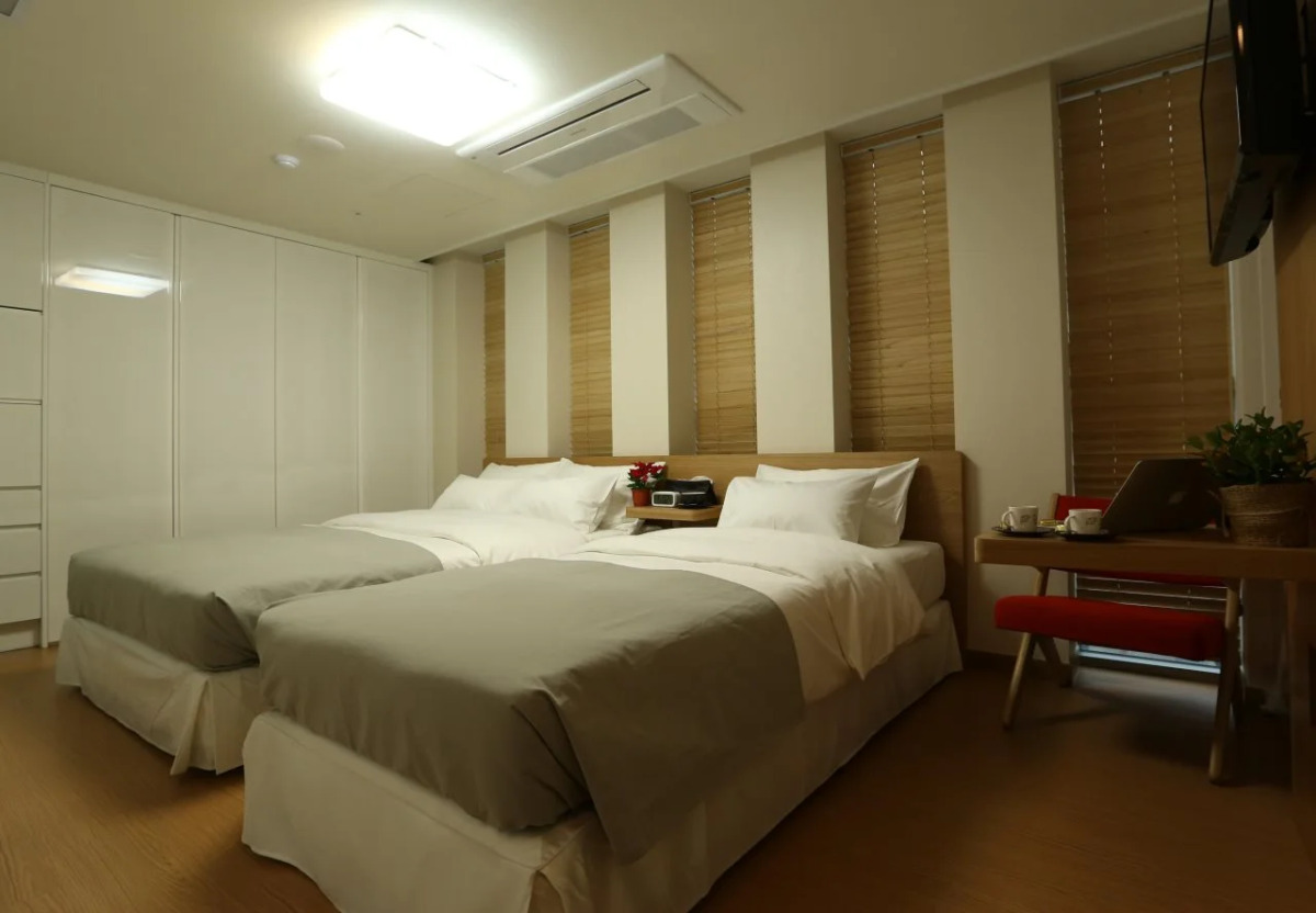 Navi Hotel Residence