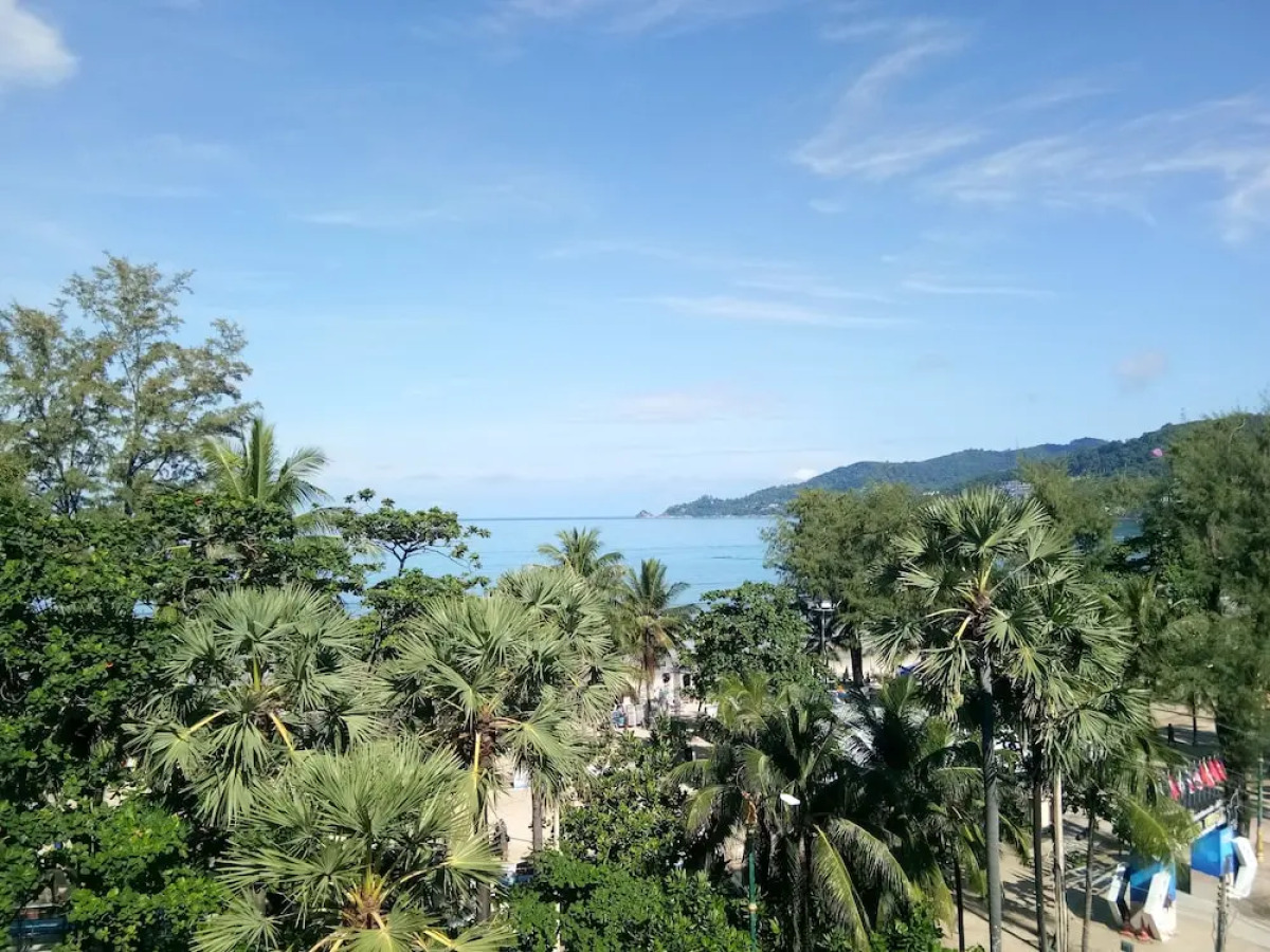 Island Patong Beachfront Apartments