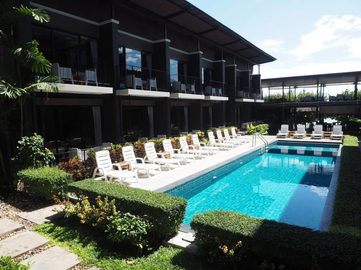 LaLune Beach Resort