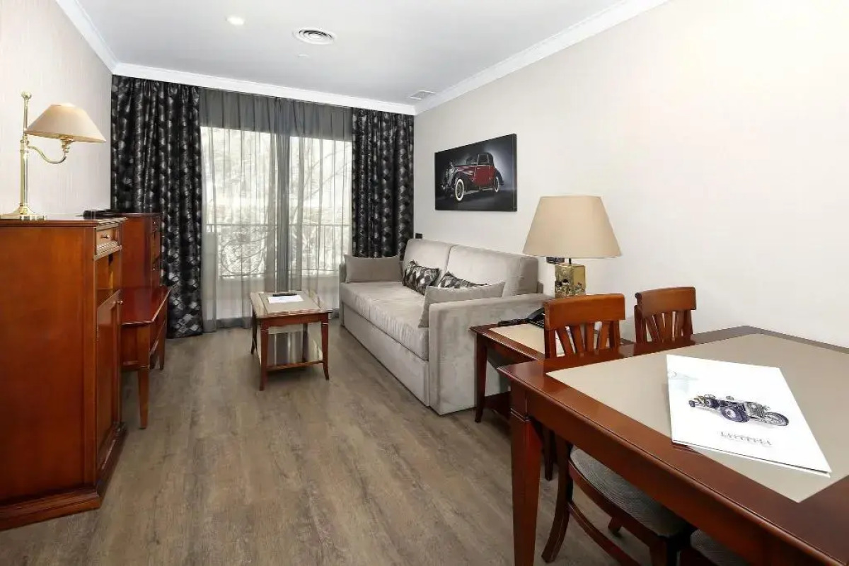 Aparthotel Hispanos 7 Suiza