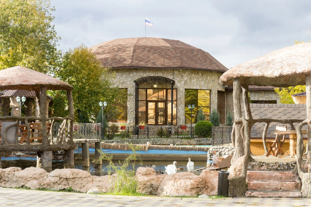 Отель «Оазис в лесу»