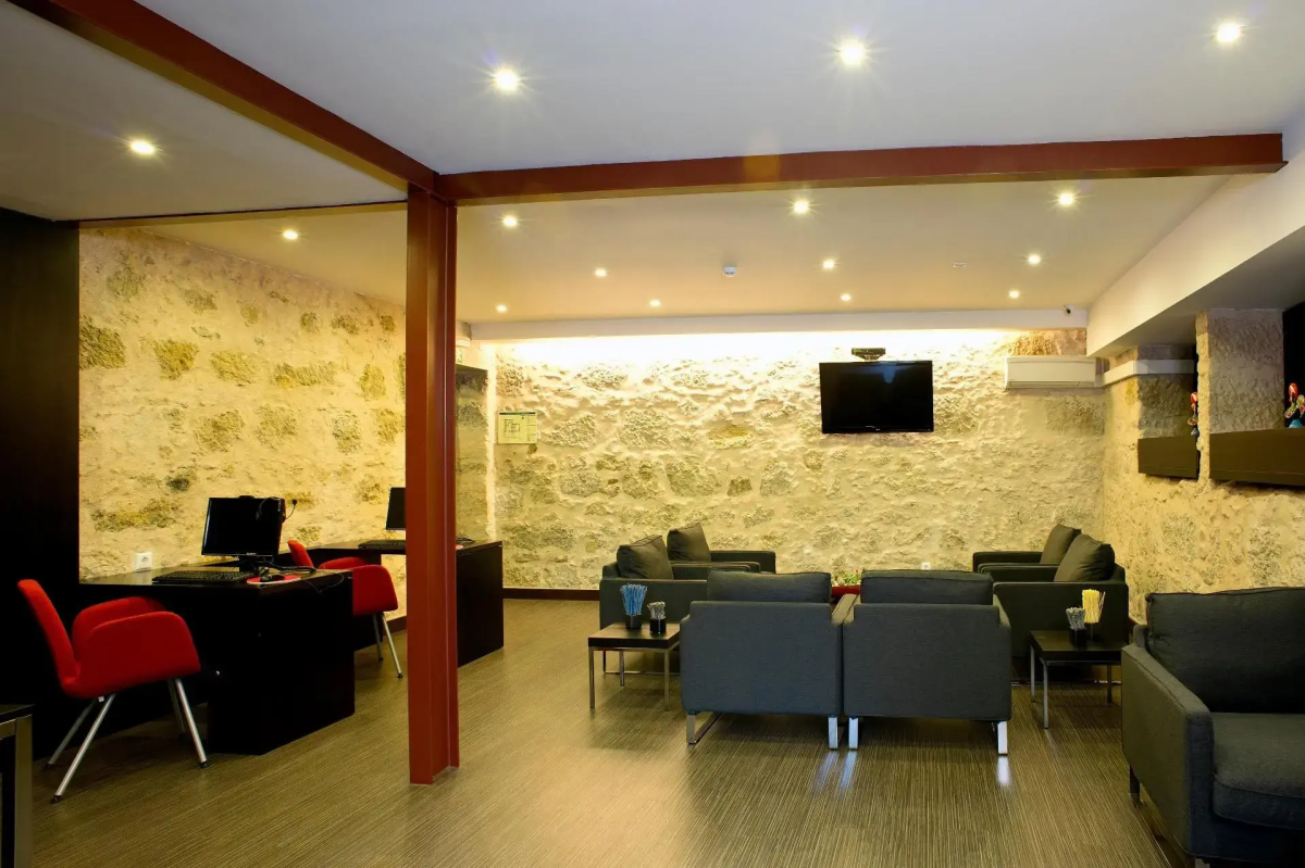 Riversuites