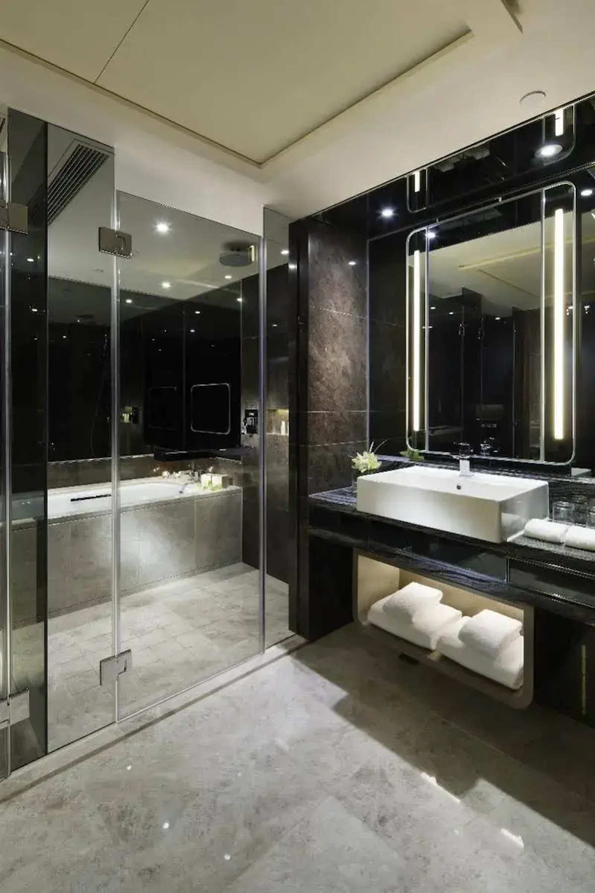 Royal Plaza Hotel