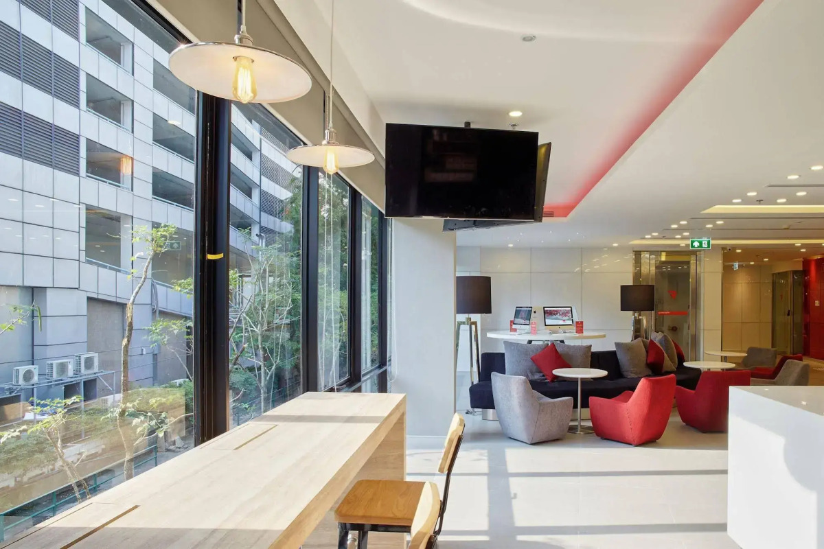 Easy Planet Bangkok Surawong