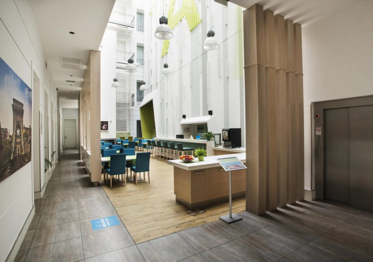 Atrium Fashion Hotel