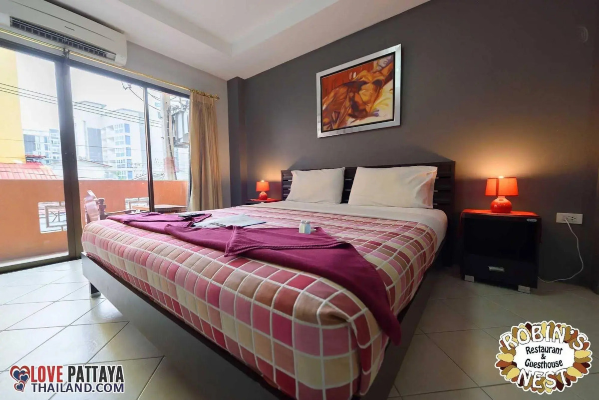 Robin’s Nest Guesthouse & Restaurant