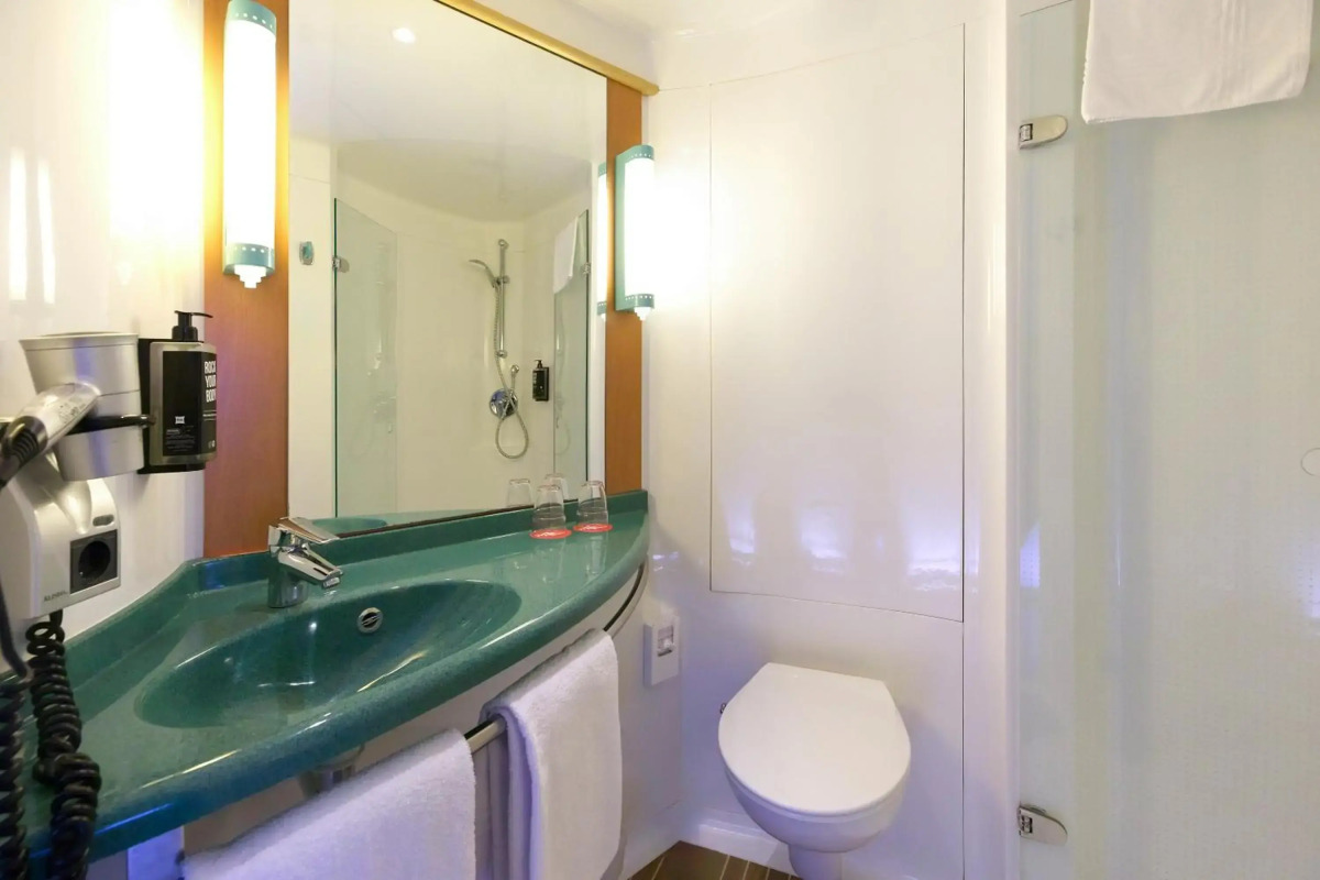 Seaview Patong Hotel