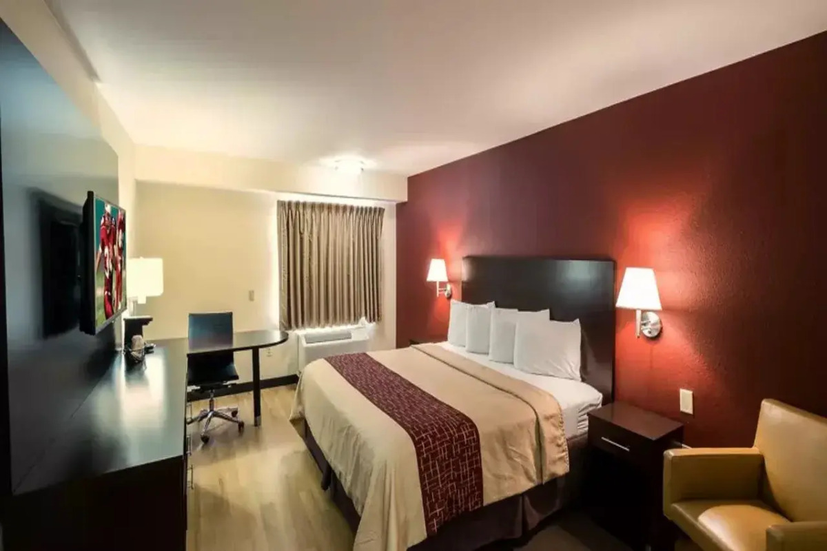 Red Roof Inn PLUS+ Houston - Energy Corridor