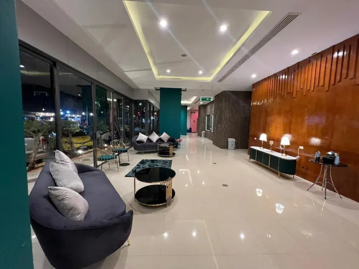 Zephyr Grand Hotel