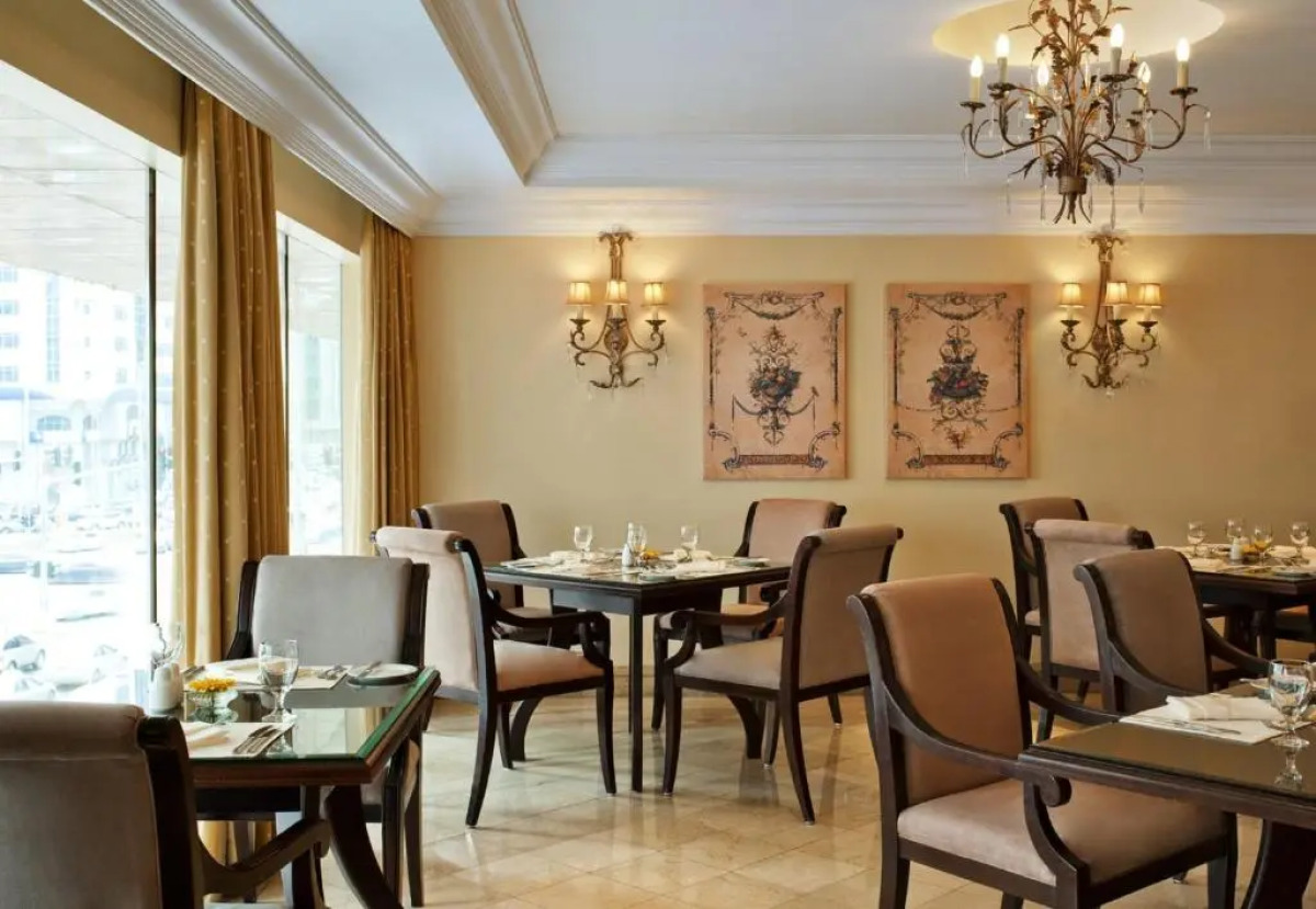 Отель Sheraton Khalidiya