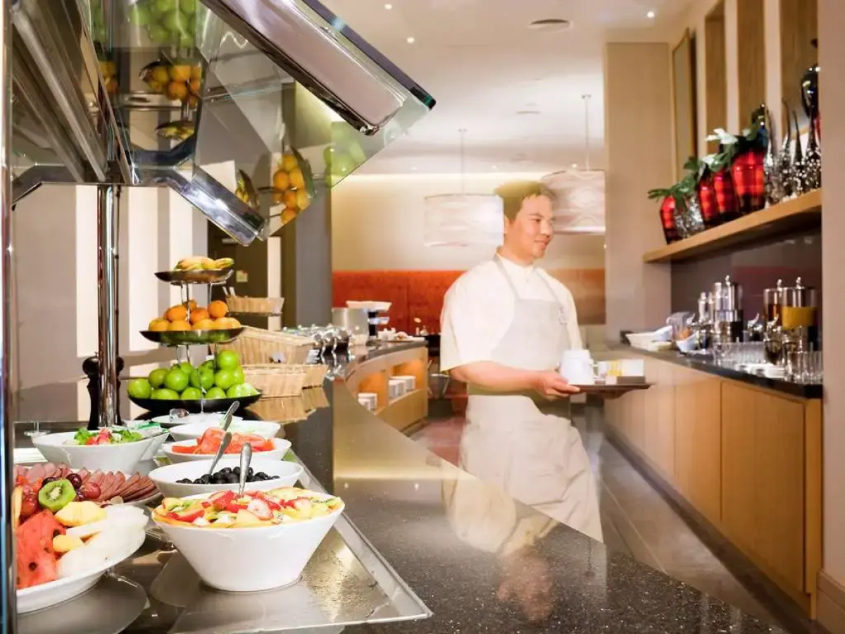 Отель Novotel Suites Mall Avenue Dubai