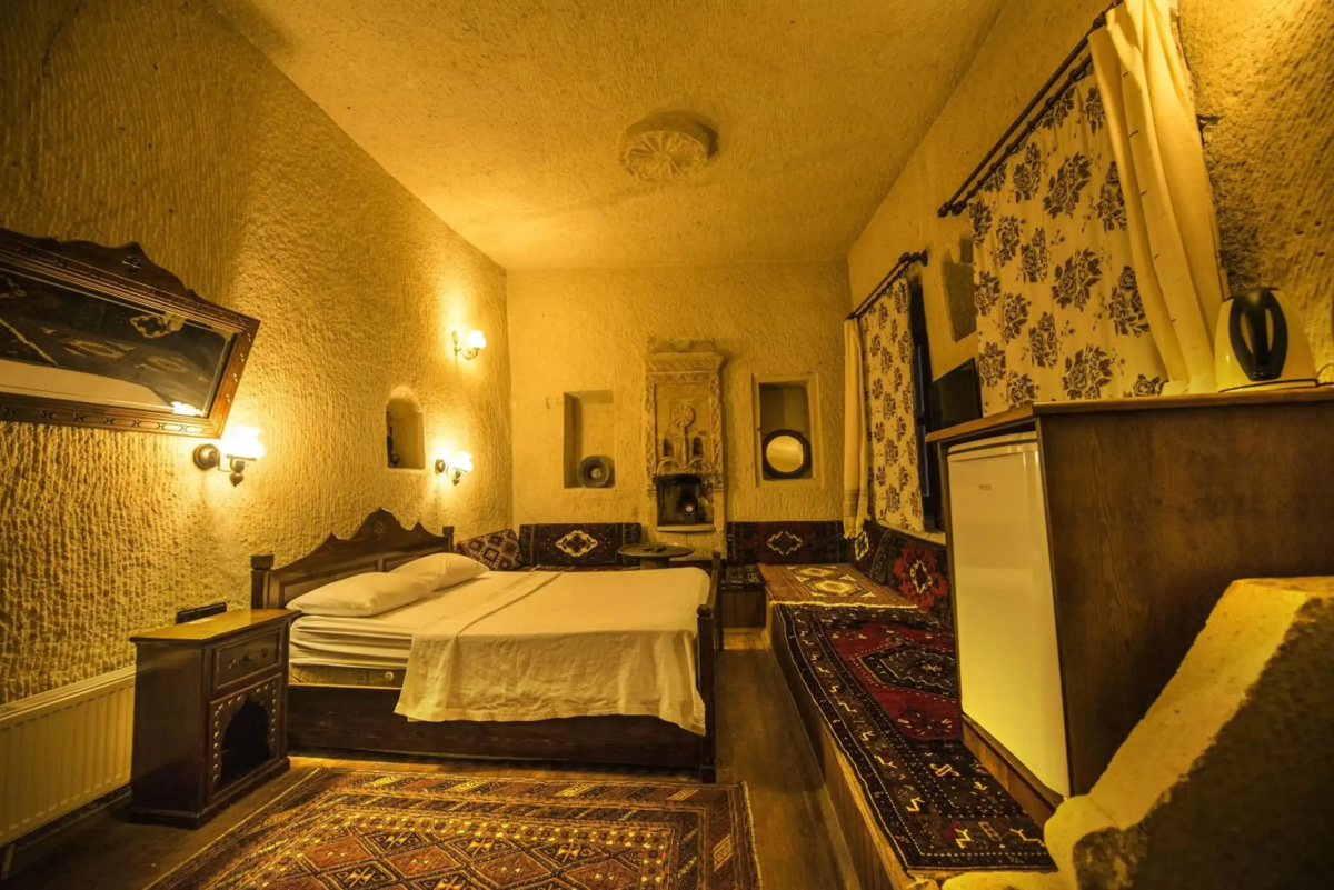 Vineyard Cave Hotel