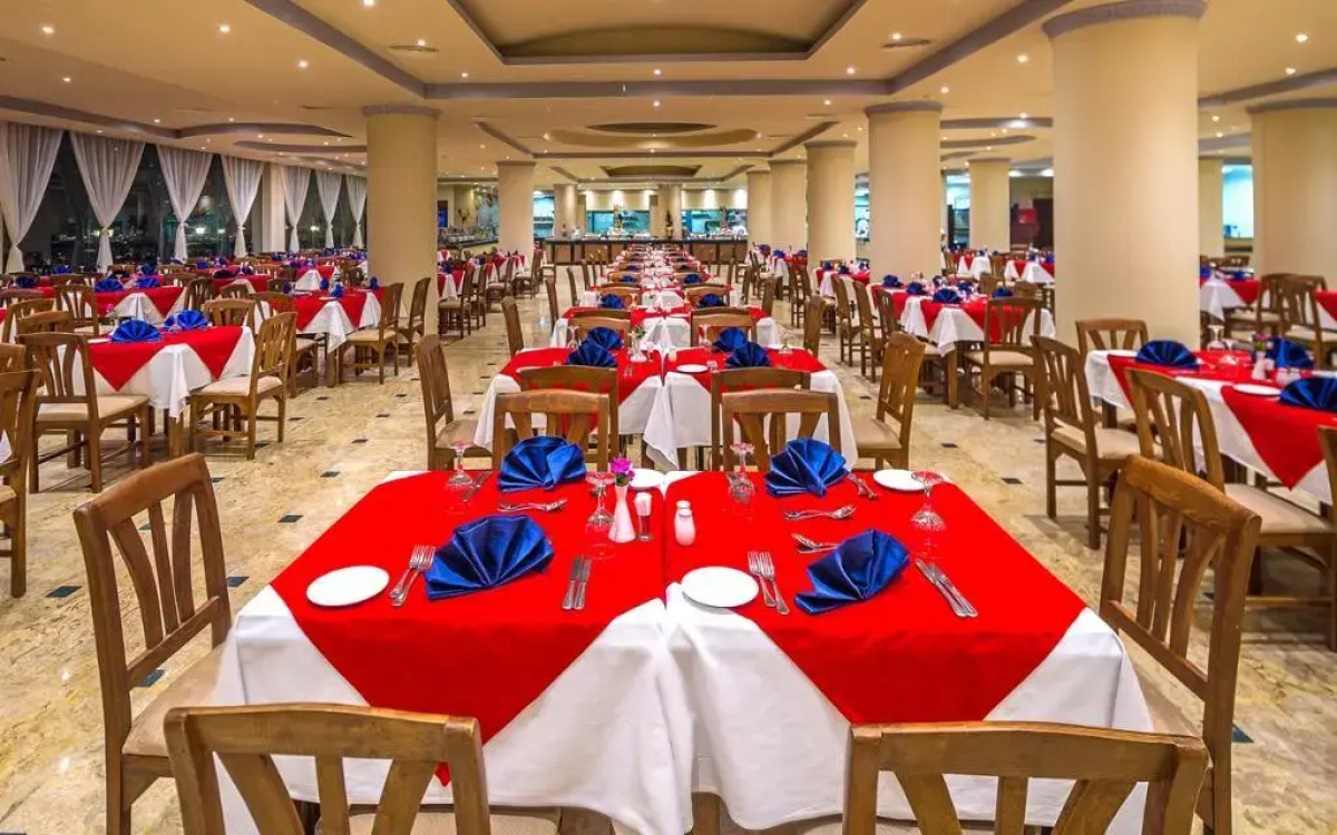 Hawaii Riviera Club Aqua Park - Families and Couples Only
