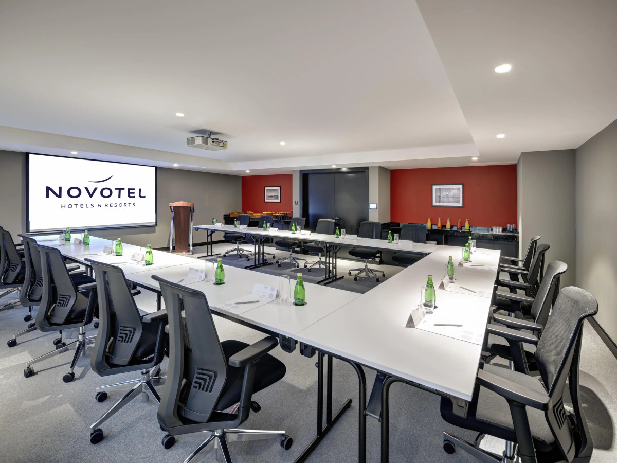 Отель Novotel Sharjah Expo Center