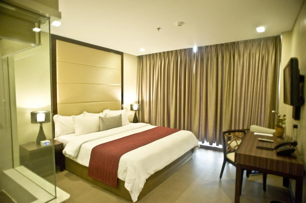 Goldberry Suites & Hotel Mactan