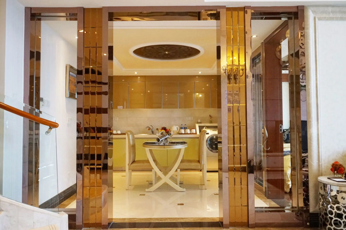 South & North International Apartment