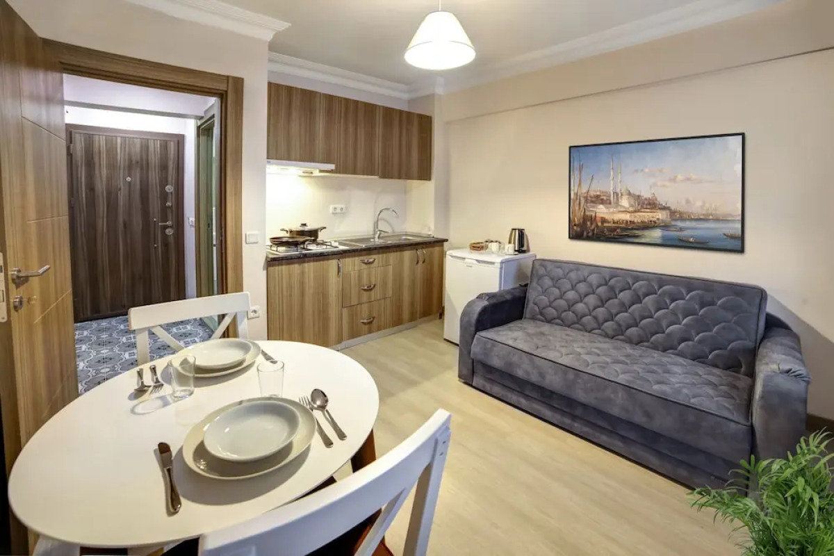 Seven Roses Apart Hotel